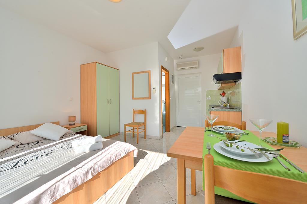 Sara Apartments เพทรอซาเน ห้อง รูปภาพ