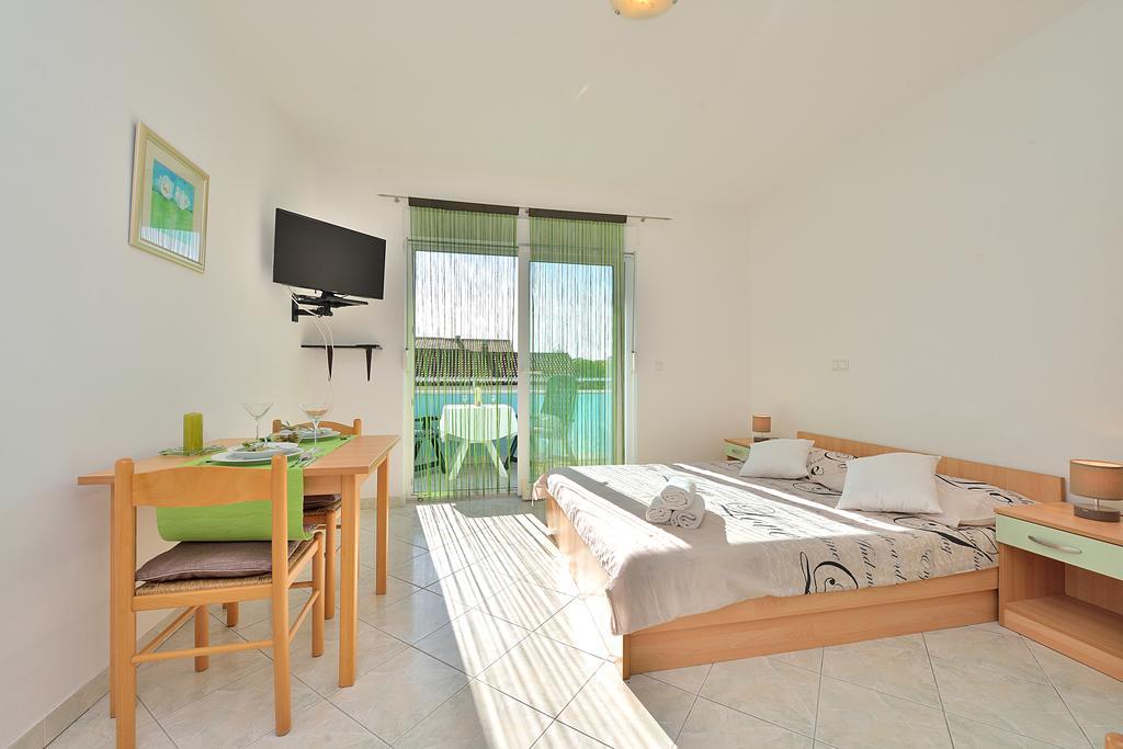 Sara Apartments เพทรอซาเน ห้อง รูปภาพ