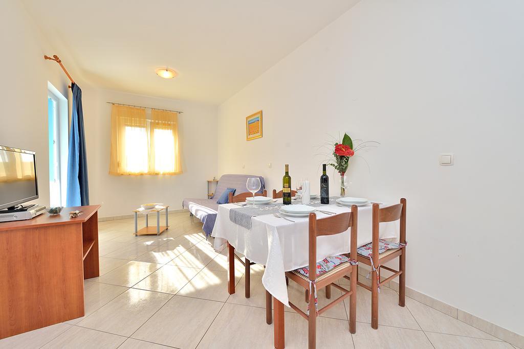 Sara Apartments เพทรอซาเน ห้อง รูปภาพ