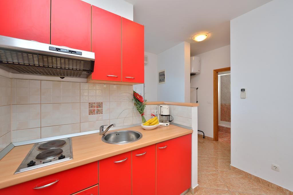 Sara Apartments เพทรอซาเน ห้อง รูปภาพ