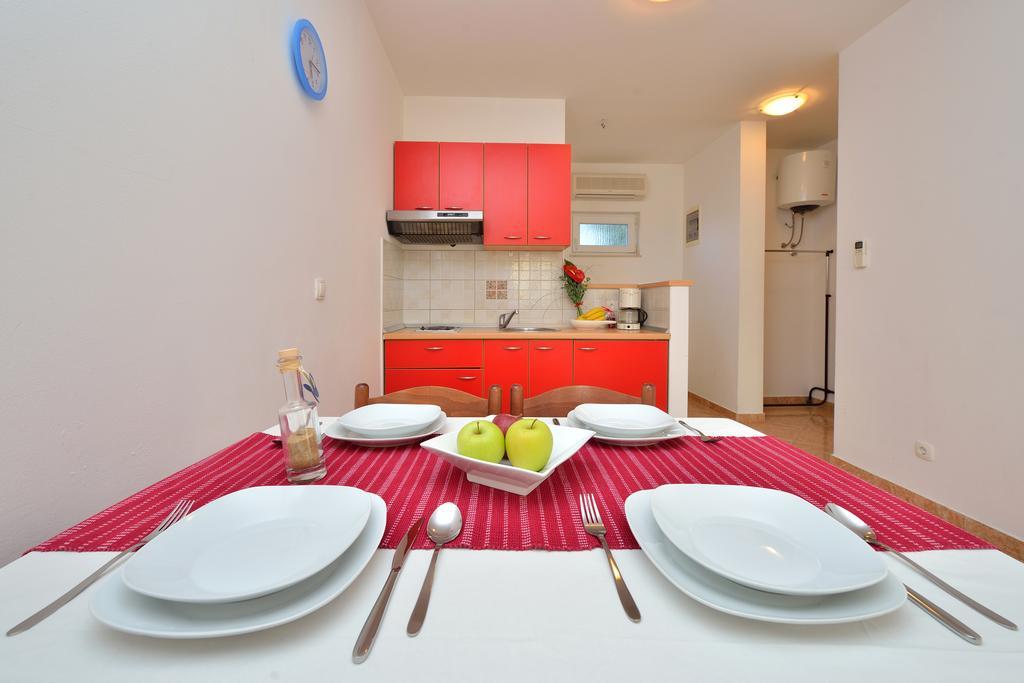 Sara Apartments เพทรอซาเน ห้อง รูปภาพ