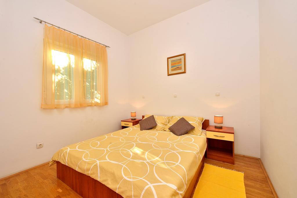 Sara Apartments เพทรอซาเน ห้อง รูปภาพ